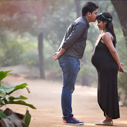 Maternity Photography by Little Stories