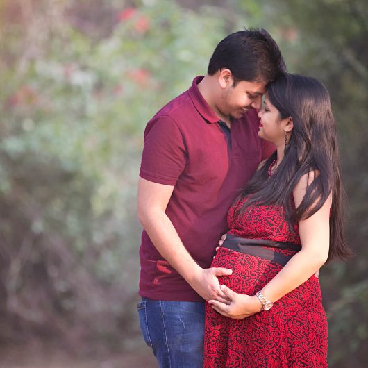 Maternity Photography by Little Stories